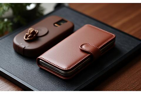 上品な本革製のスマートフォン手帳型ケース