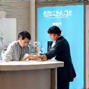 専門スタッフがお客様と話している様子